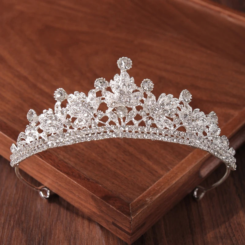 Elegant Tiara with Rhinestones