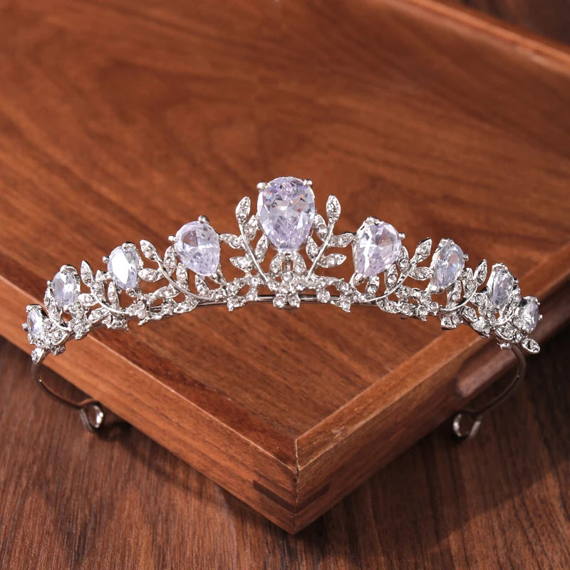 Elegant Tiara with Rhinestones