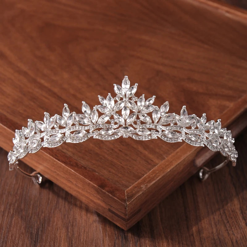 Elegant Tiara with Rhinestones