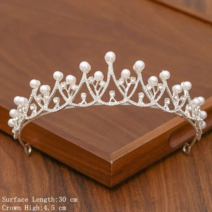 Elegant Tiara with Rhinestones