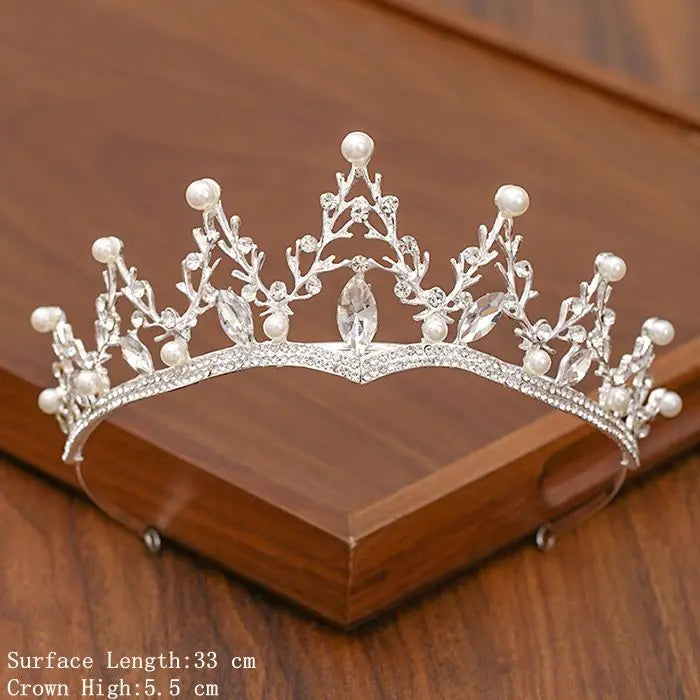 Elegant Tiara with Rhinestones