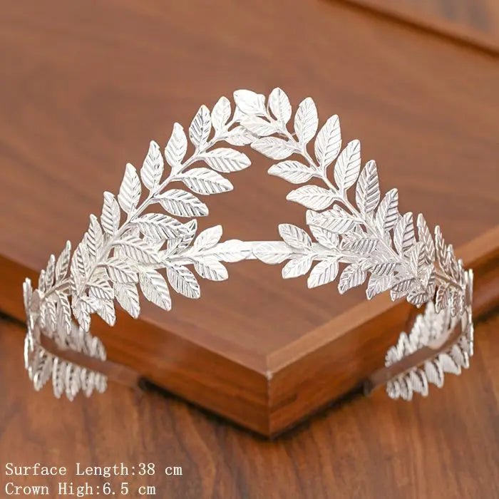 Elegant Tiara with Rhinestones