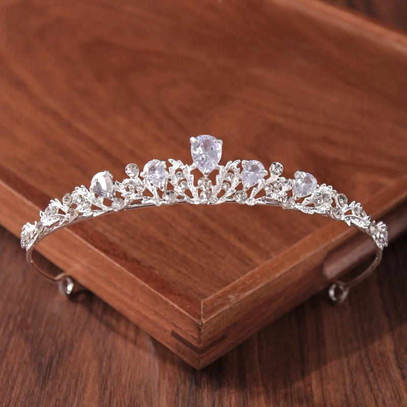 Elegant Tiara with Rhinestones