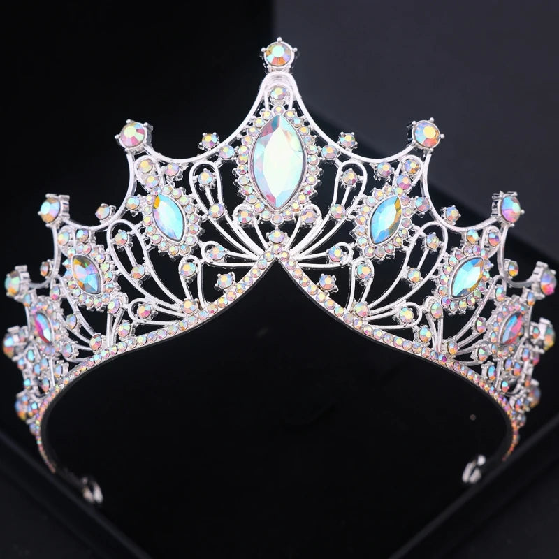 Elegant Tiara with Rhinestones