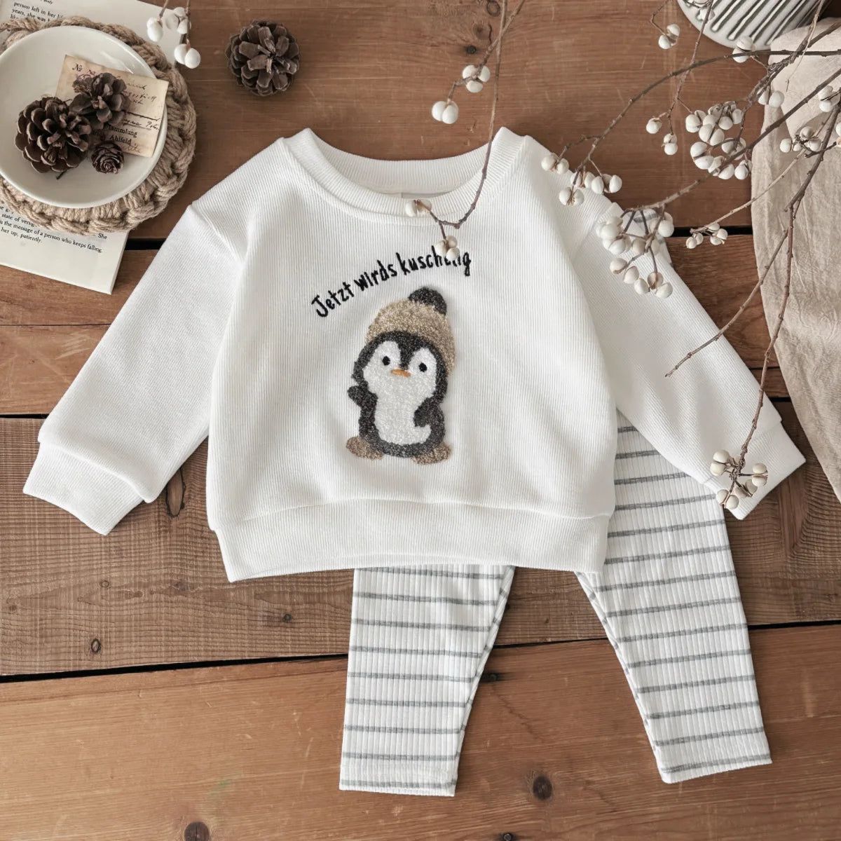 2-Piece Cartoon Embroidered Outfit