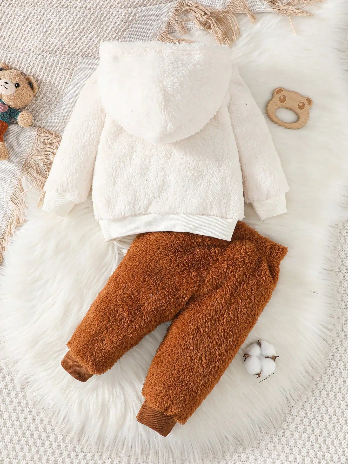 2-Piece Bear Outfit