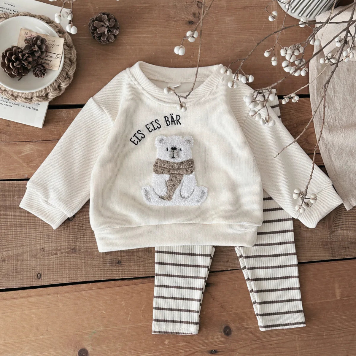 2-Piece Cartoon Embroidered Outfit