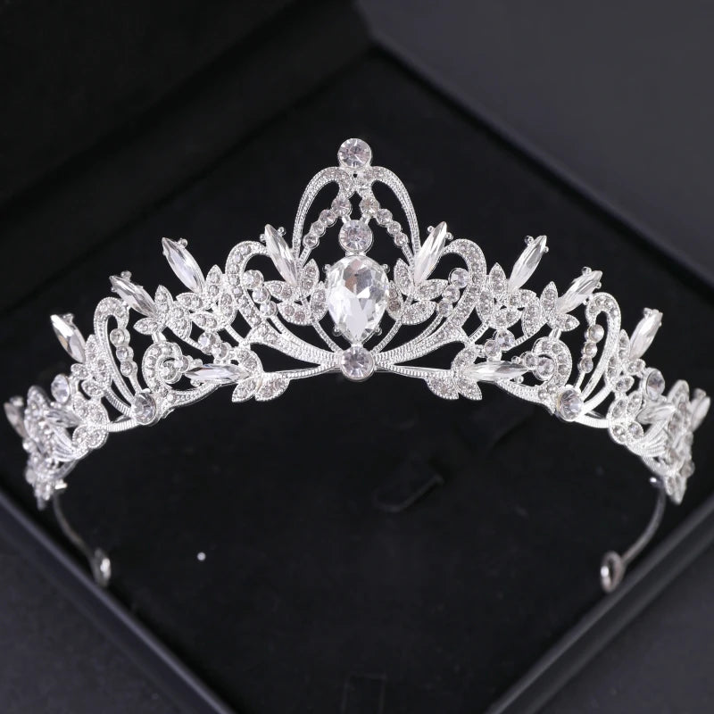 Elegant Tiara with Rhinestones