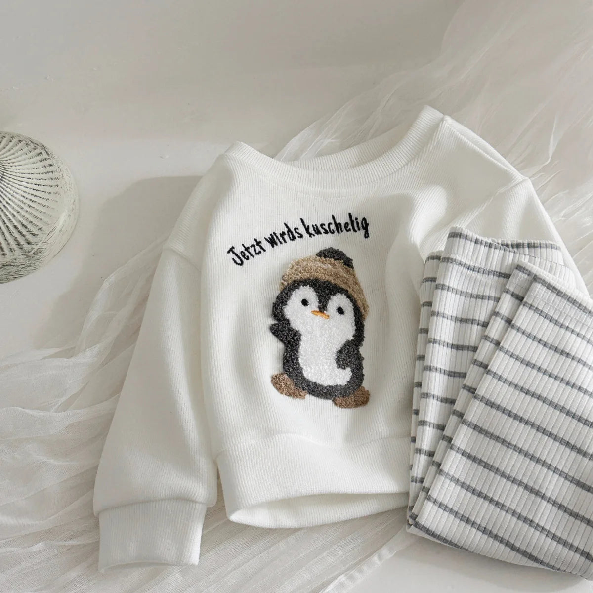 2-Piece Cartoon Embroidered Outfit